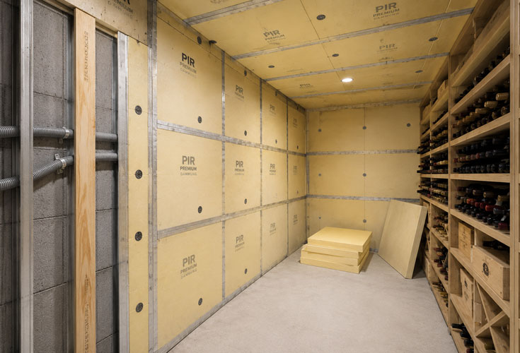 Isolation d'une cave à vin climatisée avec des panneaux rigides PIR ou PUR