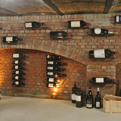 Photo du produit 'Support mural pour double magnum de 3 litres'