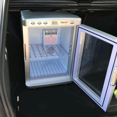 Photo du produit 'Mini-r�frig�rateur avec prise secteur & c�ble adaptateur 12V'