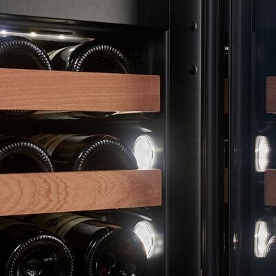 Photo du produit 'R�frig�rateur � vin encastrable � deux zones WLI-90DF, 60cm, 28 bouteilles'