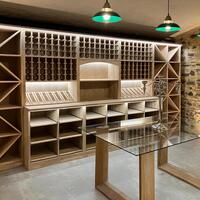 Photo du produit '�tag�res � vin PRESTIGE, ch�ne massif nature'