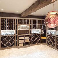Photo du produit '�tag�res � vin PRESTIGE, ch�ne massif teint�'