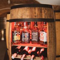 Photo du produit 'Barrique � vin en aulne massif, huil� brun avec �clairage'