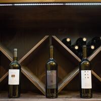 Photo du produit 'Syst�me d�tag�res � vin PIEMONT, placage ch�ne, brun fonc�,'