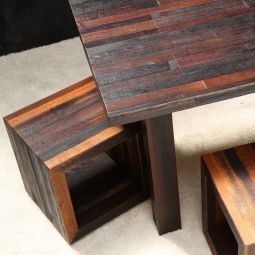 Table BOTTE DA VINO, bordeaux avec piètement en bois
